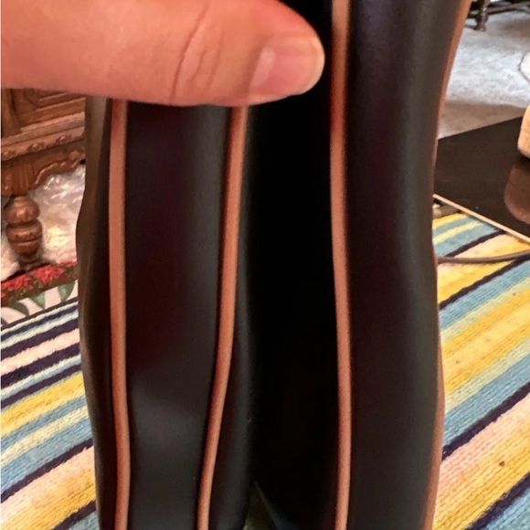 Tod’s Tote - Picture 7 of 12